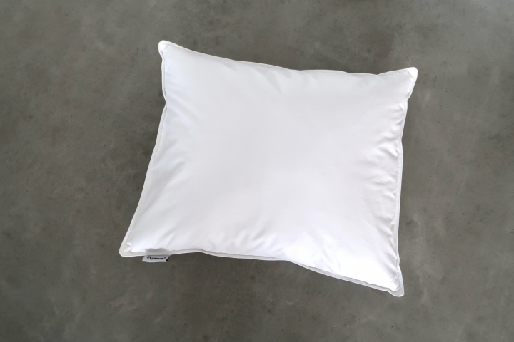 PILLOW 50x60 40% GOOSE in the group See all - Bed at Amet & Partners AB (Art111)