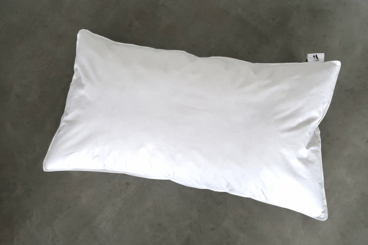 PILLOW 50x90 40% GOOSE in the group SEE ALL - BED at Amet & Partners AB (Art120)